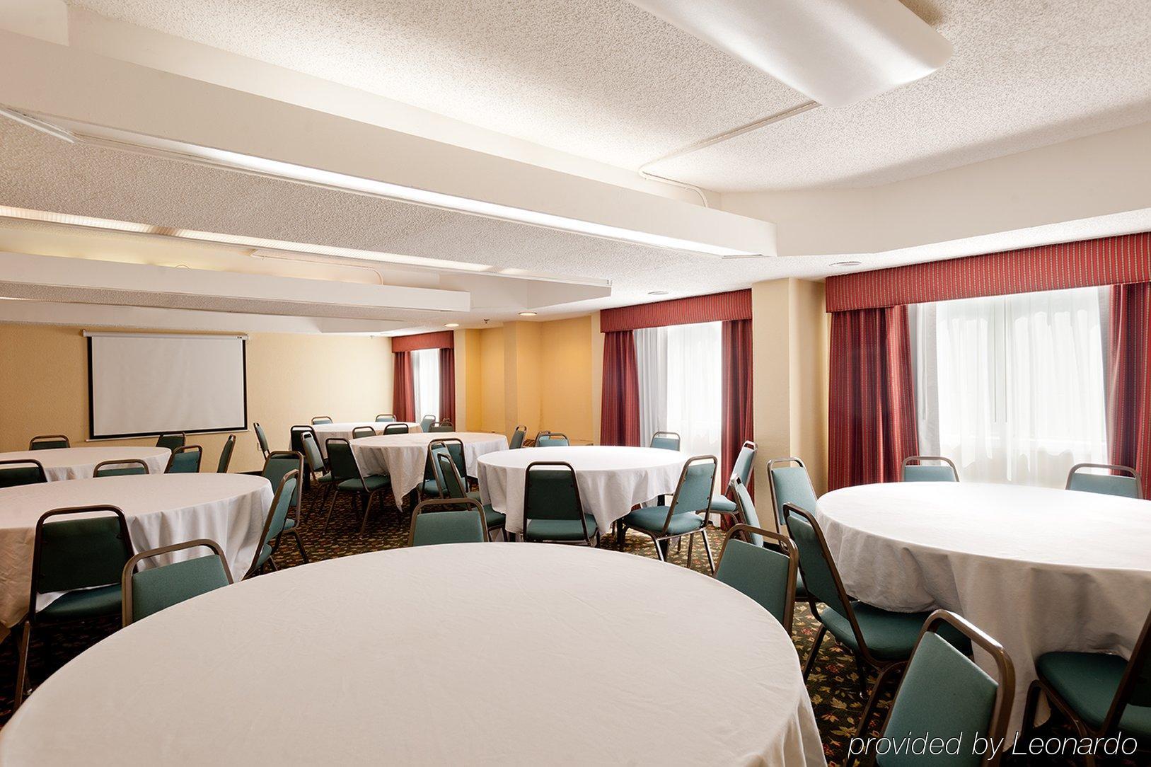 Country & By Radisson, Atlanta Airport South, Ga Hotel College Park